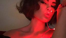 Sexy girl is on chatroom