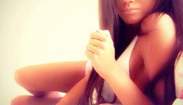 Hot girl is bored and she waiting for you on randomchat